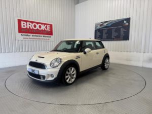 2014 MINI Hatch 1.6 Cooper S Euro 5 (s/s) 3dr in White — image 6