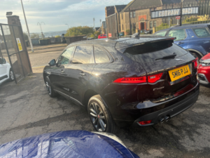 2016 Jaguar F-Pace 2.0 D180 R-Sport SUV 5dr Diesel Manual AWD Euro 6 (s/s) (180 Ps) in Black — image 5