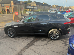 2016 Jaguar F-Pace 2.0 D180 R-Sport SUV 5dr Diesel Manual AWD Euro 6 (s/s) (180 Ps) in Black — image 6