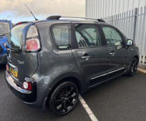 2014 Citroen C3 Picasso Selection 1.6 Hdi in Grey — image 5