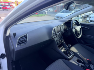 2016 SEAT Leon 1.2 Tsi Se Sport Tourer Euro 6 (s/s) 5dr in White — image 3