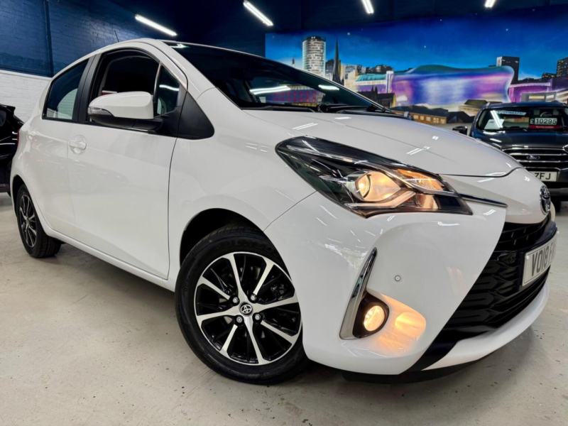 2018 Toyota Yaris 1.5 Vvt-I Icon Tech Euro 6 5dr in White — image 1