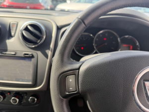 2016 Dacia Sandero Stepway 0.9 Tce Laureate Euro 6 (s/s) 5dr in Red — image 5