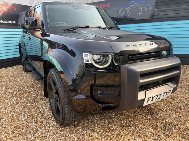 2022 Land Rover Defender 110 3.0 D250 Mhev Se Hard Top SUV 5dr Diesel Auto 4WD Mwb Euro 6 (s/s) (250 Ps) in Black — image 1
