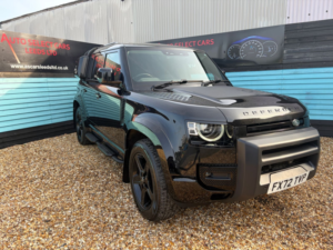 2022 Land Rover Defender 110 3.0 D250 Mhev Se Hard Top SUV 5dr Diesel Auto 4WD Mwb Euro 6 (s/s) (250 Ps) in Black — image 4