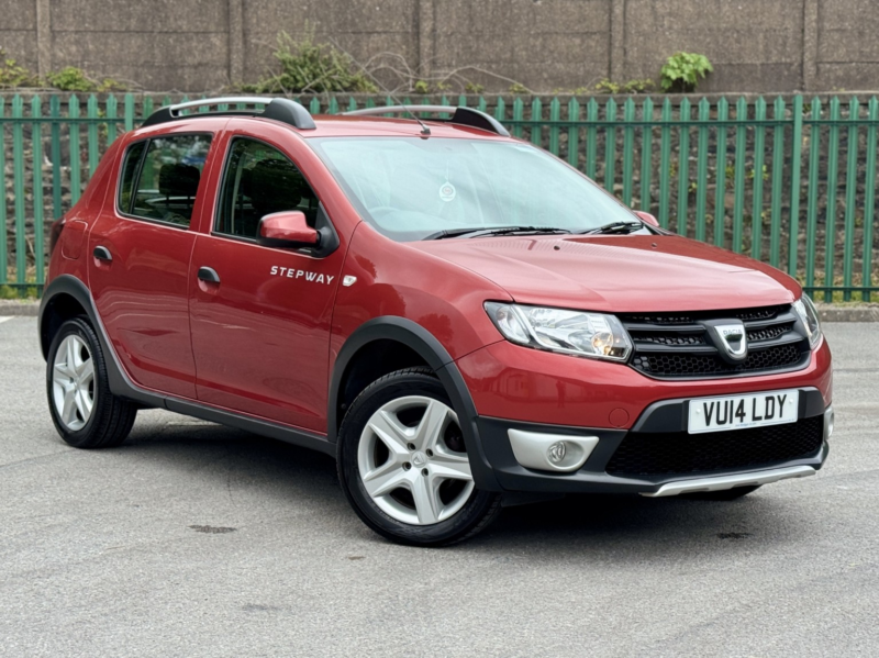 2014 Dacia Sandero Stepway 0.9 Stepway Ambiance Tce 90 in Red — image 1