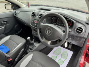 2014 Dacia Sandero Stepway 0.9 Stepway Ambiance Tce 90 in Red — image 5