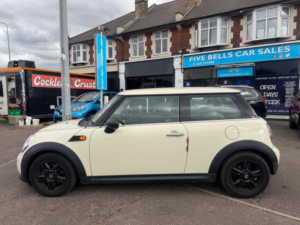 2012 MINI Hatch 1.6 One Euro 5 3dr in White — image 2