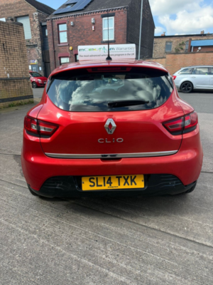 2014 Renault Clio 1.2 Dynamique Medianav 1.2 16v 75 in Red — image 3