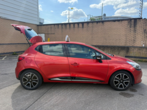 2014 Renault Clio 1.2 Dynamique Medianav 1.2 16v 75 in Red — image 5