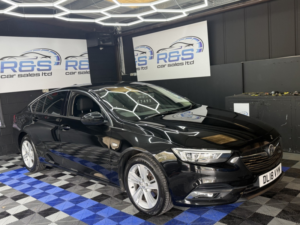 2018 Vauxhall Insignia 1.6 Turbo D Ecotec Sri Nav in Black — image 2