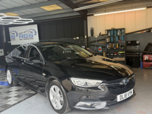 2018 Vauxhall Insignia 1.6 Turbo D Ecotec Sri Nav in Black — image 4