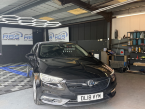 2018 Vauxhall Insignia 1.6 Turbo D Ecotec Sri Nav in Black — image 5