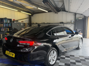 2018 Vauxhall Insignia 1.6 Turbo D Ecotec Sri Nav in Black — image 6