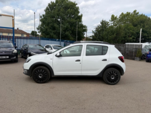 2015 Dacia Sandero Stepway 0.9 Tce Laureate Euro 5 5dr in White — image 3