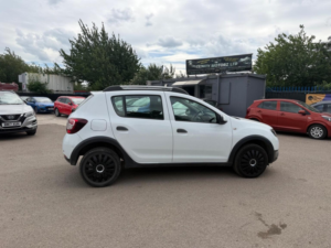 2015 Dacia Sandero Stepway 0.9 Tce Laureate Euro 5 5dr in White — image 6