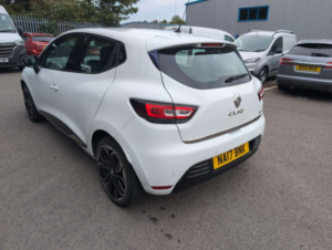 2017 Renault Clio 1.5 Dynamique S Nav Dci 90 in White — image 5