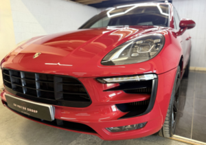 2017 Porsche Macan 3.0 T V6 Gts in Red — image 6