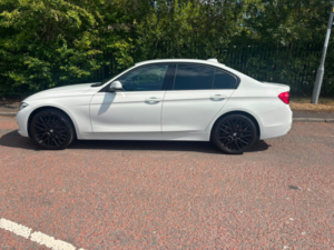 2018 BMW 3 Series 2.0 318d Sport Saloon 4dr Diesel Manual Euro 6 (s/s) (150 Ps) in White — image 4