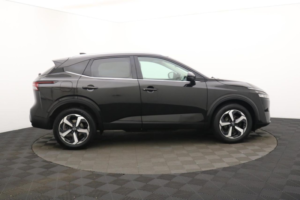 2022 Nissan Qashqai 1.3 Dig-T Mhev N-Connecta SUV 5dr Petrol Hybrid Manual Euro 6 (s/s) (140 Ps) in Black — image 2