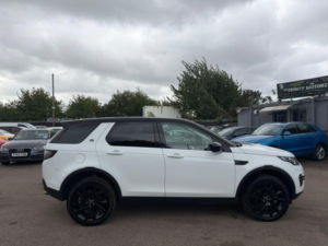 2017 Land Rover Discovery Sport 2.0 Td4 Hse Black Auto 4WD Euro 6 (s/s) 5dr in White — image 6