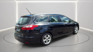2014 Ford Focus 1.0t Ecoboost Zetec Euro 5 (s/s) 5dr in Black — image 5