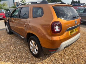 2018 Dacia Duster 1.6 Sce Comfort 4WD Euro 6 (s/s) 5dr in Orange — image 5