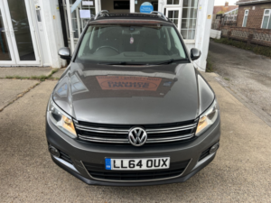2014 Volkswagen Tiguan 2.0 Tdi Bluemotion Tech Match in Grey — image 3