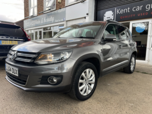2014 Volkswagen Tiguan 2.0 Tdi Bluemotion Tech Match in Grey — image 6