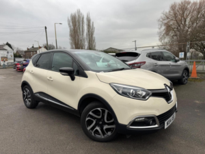 2014 Renault Captur 1.2 Tce Dynamique S Medianav Edc Euro 5 5dr in White — image 5