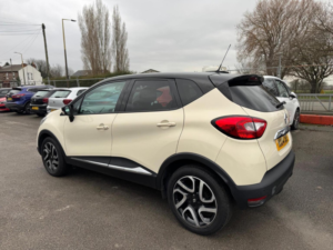 2014 Renault Captur 1.2 Tce Dynamique S Medianav Edc Euro 5 5dr in White — image 6