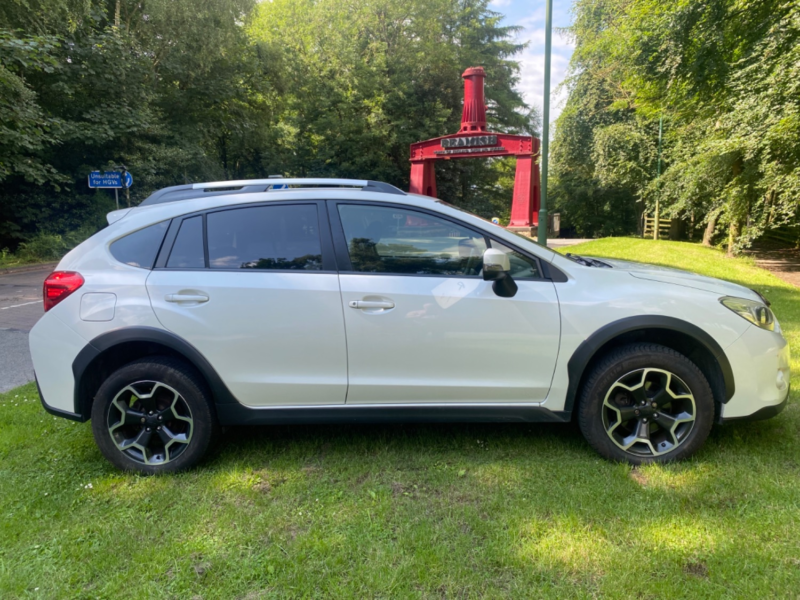 2015 Subaru Xv D Se in White — image 1
