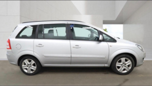 2013 Vauxhall Zafira 1.6 16v Exclusiv Euro 5 5dr in Silver — image 3