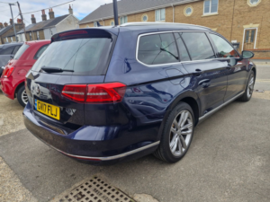 2017 Volkswagen Passat 2.0l Gt Tdi Bluemotion Technology Estate 5dr Diesel Manual Euro 6 (148 Bhp) in Blue — image 2