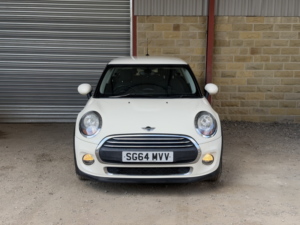 2014 MINI Hatch 1.2 One 3-Door Hatch in White — image 2