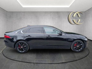 2019 Jaguar Xf 2.0i Prestige Auto Euro 6 (s/s) 4dr in Black — image 5