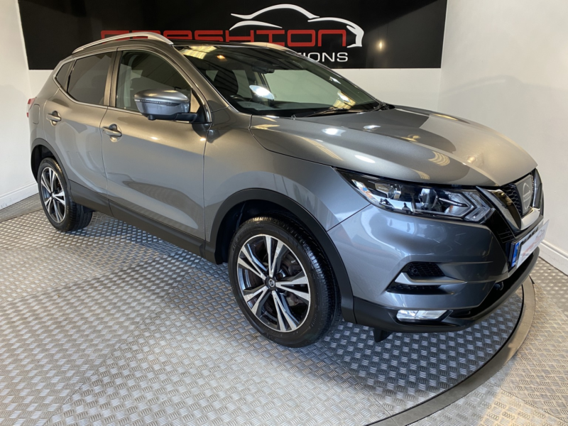 2017 Nissan Qashqai 1.2 Dig-T N-Connecta in Grey — image 1