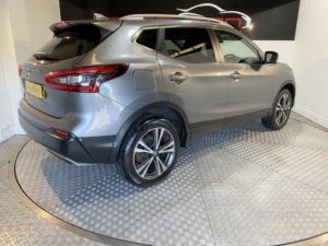 2017 Nissan Qashqai 1.2 Dig-T N-Connecta in Grey — image 5
