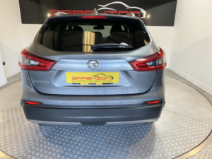 2017 Nissan Qashqai 1.2 Dig-T N-Connecta in Grey — image 6