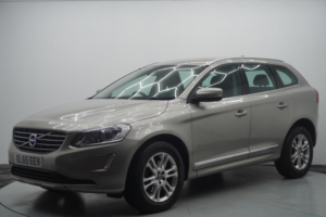2015 Volvo Xc60 2.0 D4 Se Lux Nav Auto Euro 6 (s/s) 5dr in Grey — image 2
