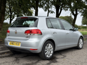 2012 Volkswagen Golf 1.6 Tdi Bluemotion Tech Match in Silver — image 2