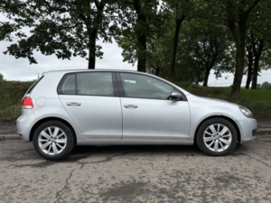 2012 Volkswagen Golf 1.6 Tdi Bluemotion Tech Match in Silver — image 6