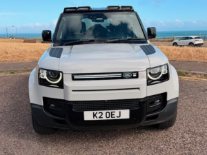 2020 Land Rover Defender 110 2.0 Sd4 Se in Silver — image 3