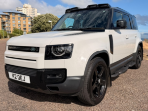 2020 Land Rover Defender 110 2.0 Sd4 Se in Silver — image 5