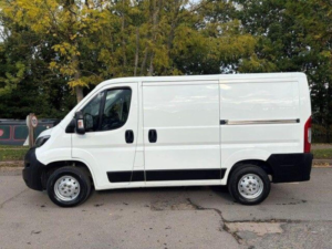 2019 Peugeot Boxer 2.0 Bluehdi 333 Professional L1 H1 Euro 6 5dr in White — image 4