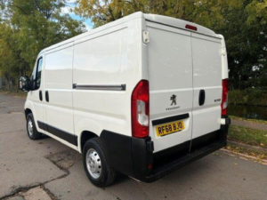 2019 Peugeot Boxer 2.0 Bluehdi 333 Professional L1 H1 Euro 6 5dr in White — image 5