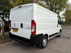 2019 Peugeot Boxer 2.0 Bluehdi 333 Professional L1 H1 Euro 6 5dr in White — image 6