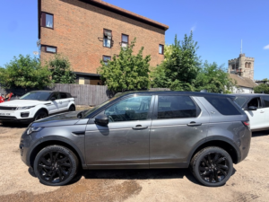 2017 Land Rover Discovery Sport Td4 Hse Black in Grey — image 3