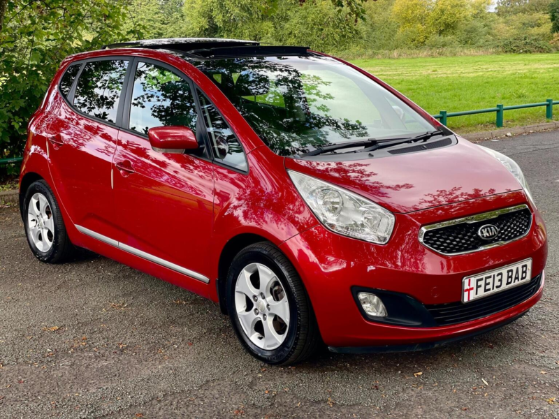 2013 Kia Venga 1.6 Crdi Ecodynamics 3 Euro 5 (s/s) 5dr (sat Nav) in Red — image 1