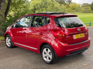 2013 Kia Venga 1.6 Crdi Ecodynamics 3 Euro 5 (s/s) 5dr (sat Nav) in Red — image 4